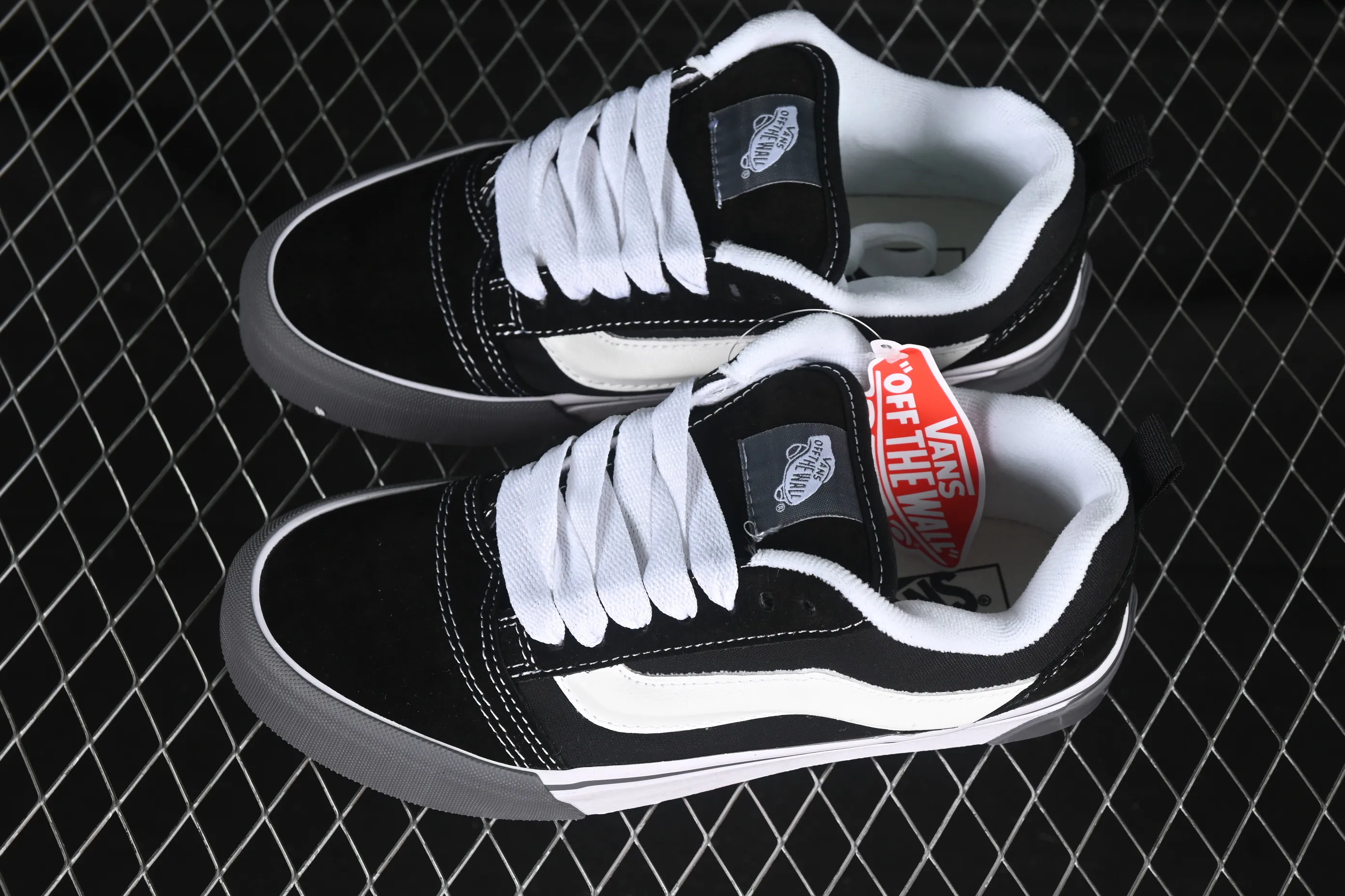 All categories Vans Vans series Vans Low Vans low-top Vans Knu Skool Vans low-top retro casual fat bread shoes VN0009QCCJJ